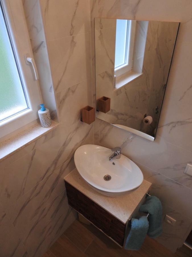 Sunrise Vid Apartment Dugi Rat Bagian luar foto